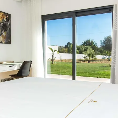 Videira By Dalma Portuguesa - By Dalma Portuguesa アルブフェイラ